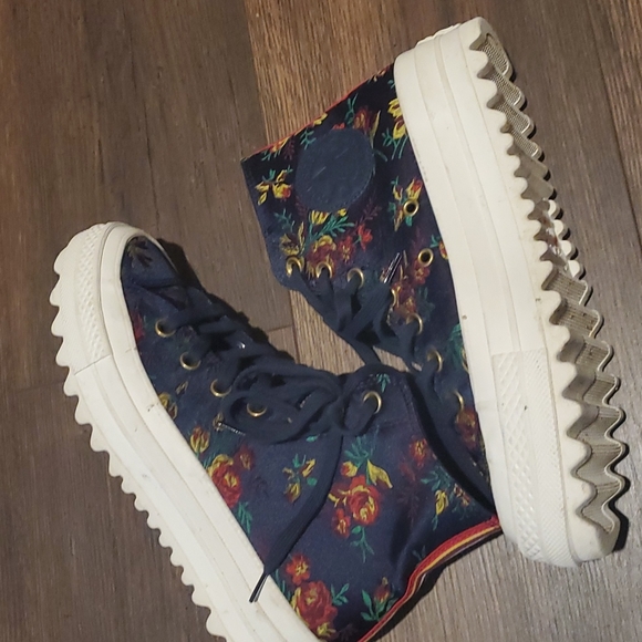 Womens Converse platform lugged sneakers sz 7 - Picture 2 of 8